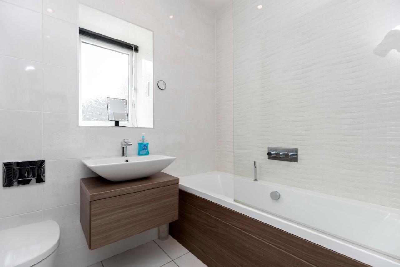 4 Bed 2 Bath Luxury In County Durham Chilton (Durham)