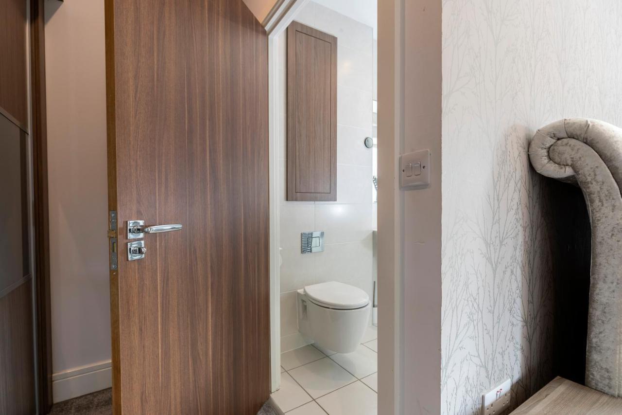 4 Bed 2 Bath Luxury In County Durham